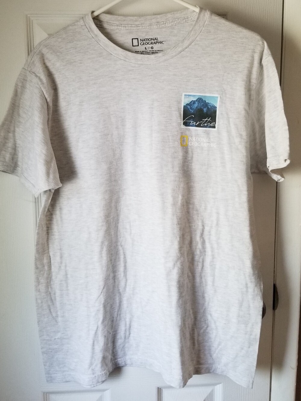❗National Geographic, "Further" Tee Large❗